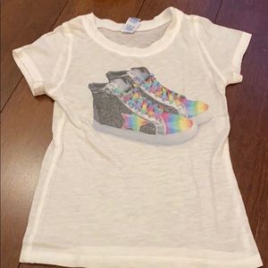 Sneaker tee